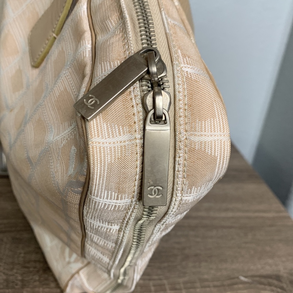 EUC Chanel canvas office bag or laptop bag. - Picture 3 of 10